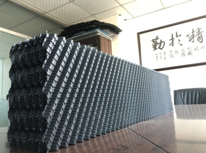 薄如紙的PVC填料居然能站65KG重量的人！